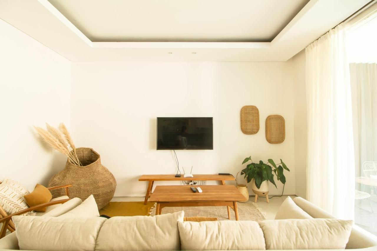 Pelangi 148 Beach Suites スミニャック エクステリア 写真