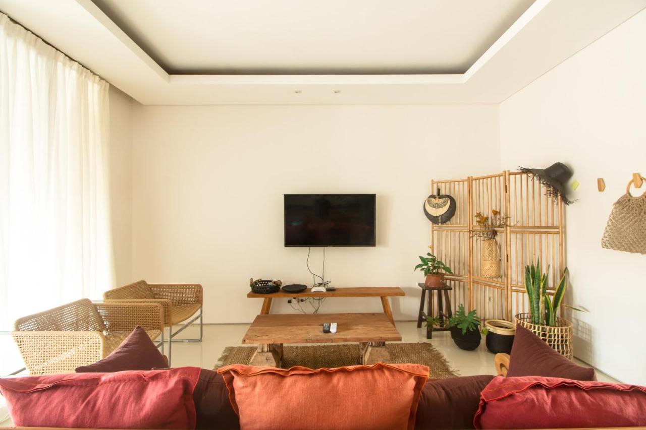 Pelangi 148 Beach Suites スミニャック エクステリア 写真