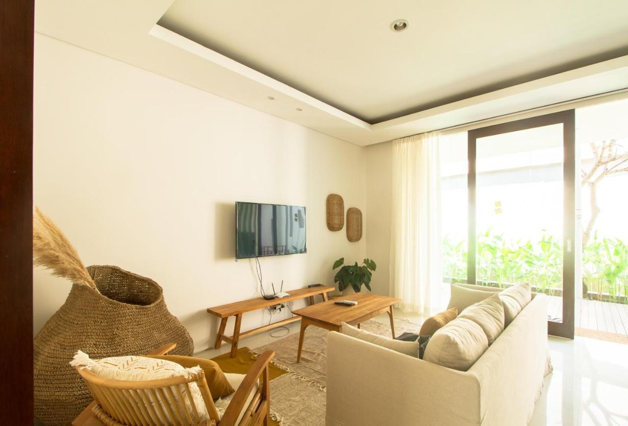 Pelangi 148 Beach Suites スミニャック エクステリア 写真
